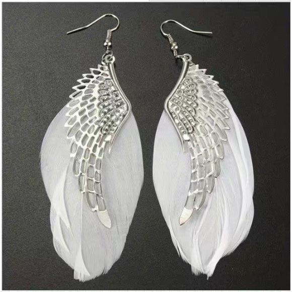 NIP Angel's Wing W/White Feather Earrings - Picture 4 of 5